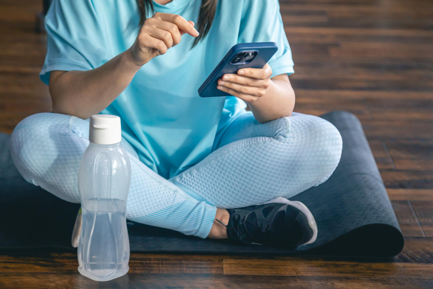 Suivre sa forme sur iPhone : tendances d’activité, de médicaments et de sommeil dans un journal clair, sans capteurs additionnels ni réglages complexes